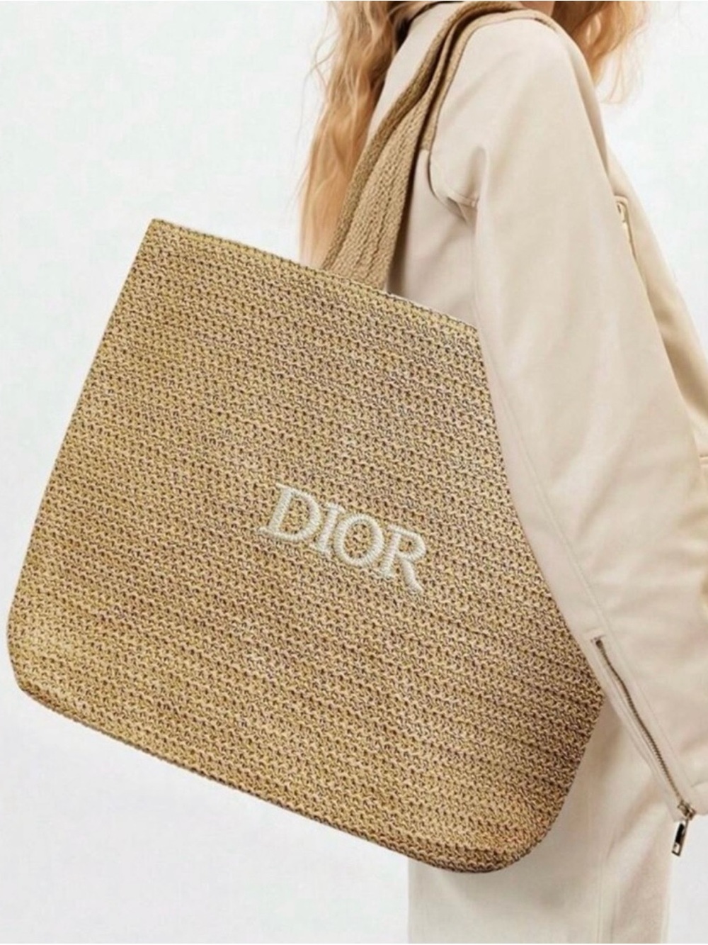 Dior Raffia Tote - Picture 2 of 6